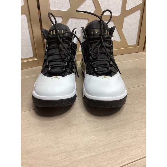 Air Jordan Max Aura sneakers men 8 eu 41 white gold black main image 5